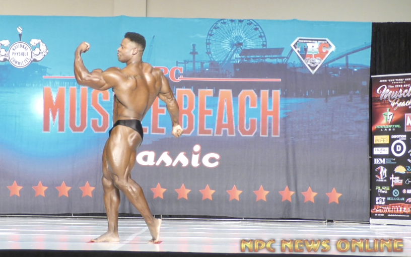 Guest posing …#themukeshchoudhary #bodybuilding #coach #stage #video  #personaltrainer | Instagram