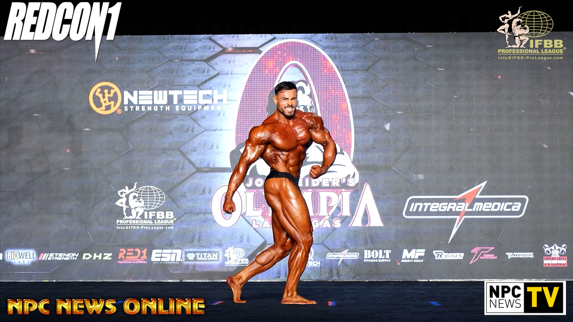 2025 IFBB Men's Classic Physique Olympia 4th Place Josema Munoz Posing ...